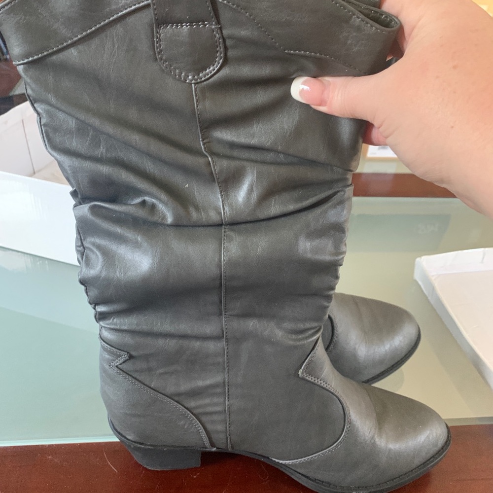 Grey slouchy boots